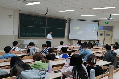 校友分享考研經驗，助燃信息學子夢想——泉心泉益志愿者協會“研于律己”考研咨詢服務隊舉辦考研交流分享會